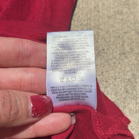 BNWOT Eddie Bauer V-neck T-shirt - Picture 9 of 10